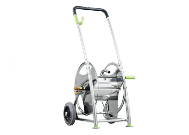 Schlauchwagen für Getränke- und Lebensmittelindustrie.Zulaufrohr aus Edelstahl, Winkeldreharmatur für 3/4“ Anschlussgewinde aus Messing, für Trinkwasser geeignet.